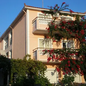 Appartamento Theodora &